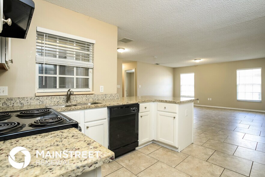 Building Photo - 725 Maderia Ct