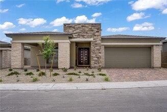 Building Photo - 12556 Heritage Hts Dr