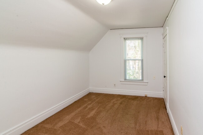 Building Photo - 812 Sybil St