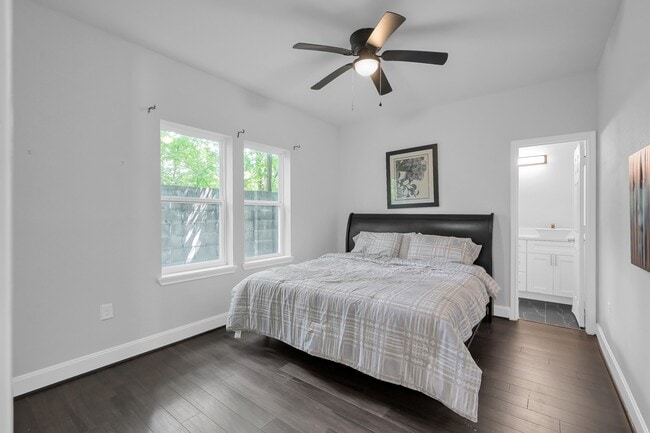 Building Photo - 2116 Oatfield Dr