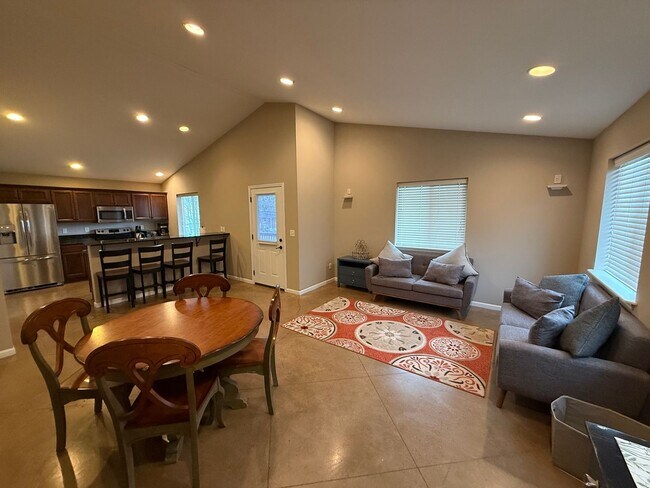 Building Photo - Nowells Subdivision Town Homes - Fully Furnished and Utilities Included