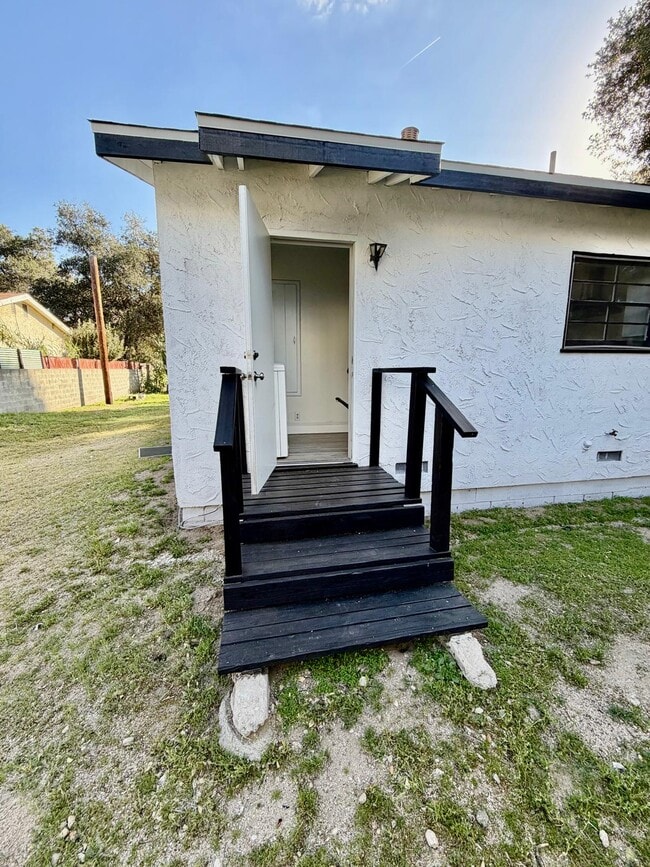 Building Photo - 21157 1/2 Placeritos blvd