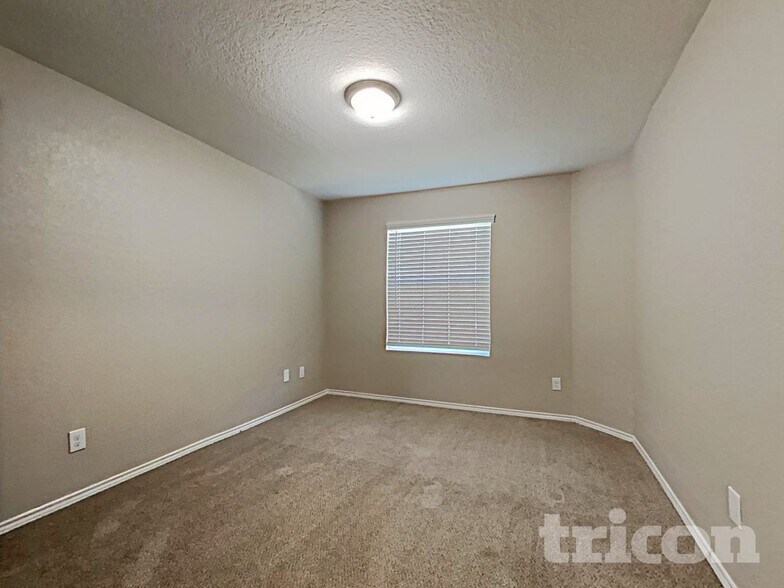 Building Photo - 4014 Stanley Park