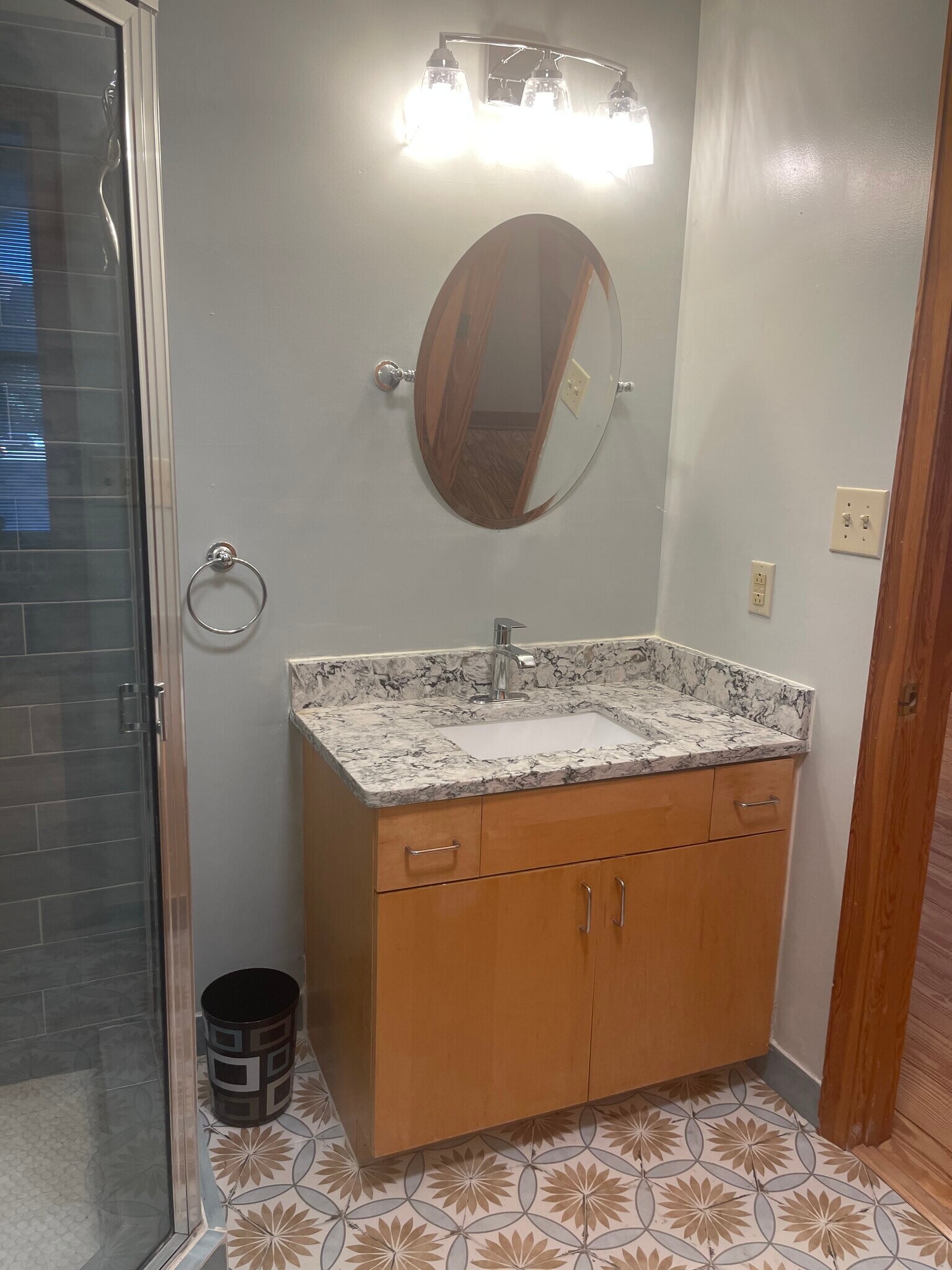 Building Photo - 230 W Tazewell St