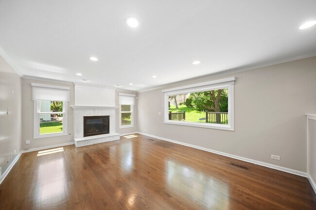 Building Photo - 310 Chesterfield Ln