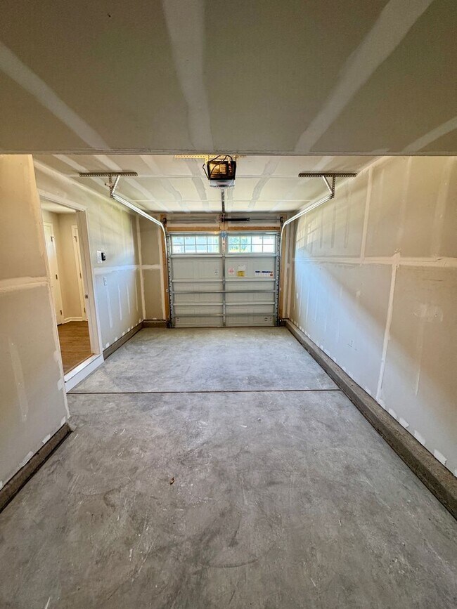 Building Photo - New Construction 3BR/2.5BA Townhouse