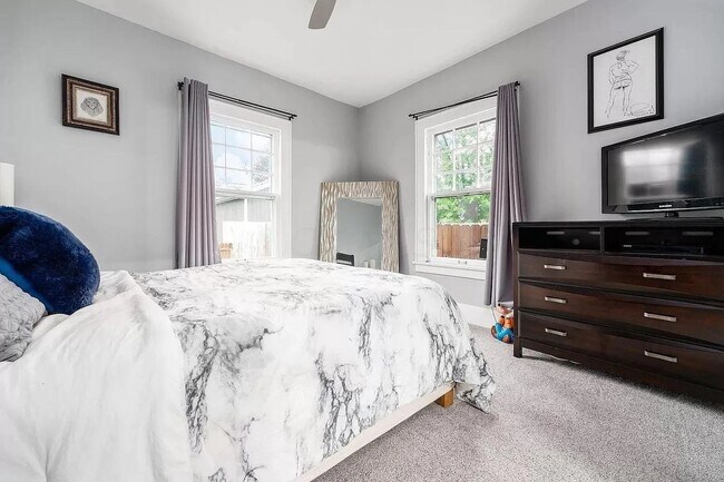 Building Photo - Renovated 2 Bed, 2 Bath Near Nationwide Hospital - Pet Friendly!