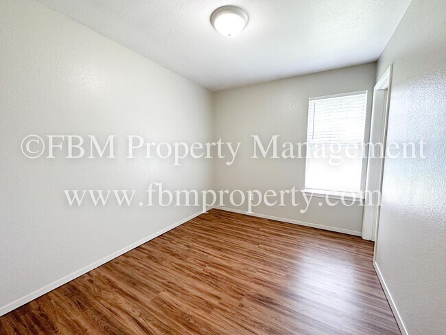 Building Photo - 107 Ave B