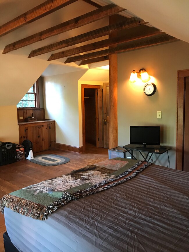 Loft Bedroom - 304 Iron Ridge Loop