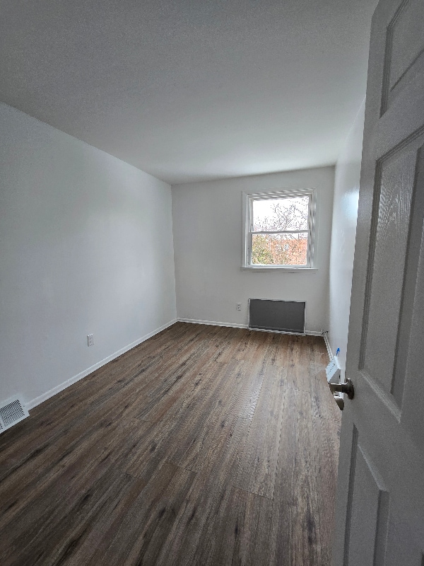 Building Photo - 222 Lockart Terrace