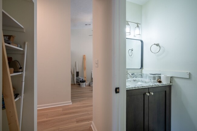Building Photo - 2 Bed, 2 Bath Renovated Townhouse – Single-Level Living – $1,800/month