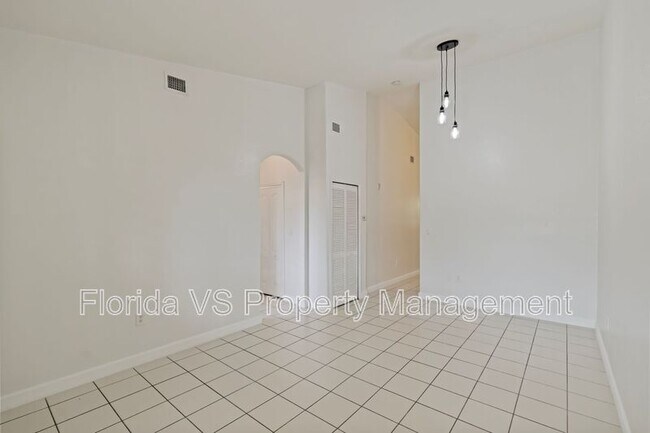 Building Photo - 1663 SE 29th St