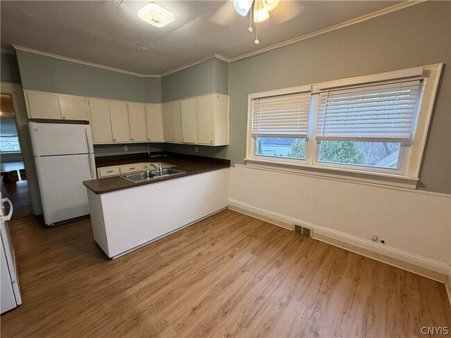 Building Photo - 5148 Highbridge St