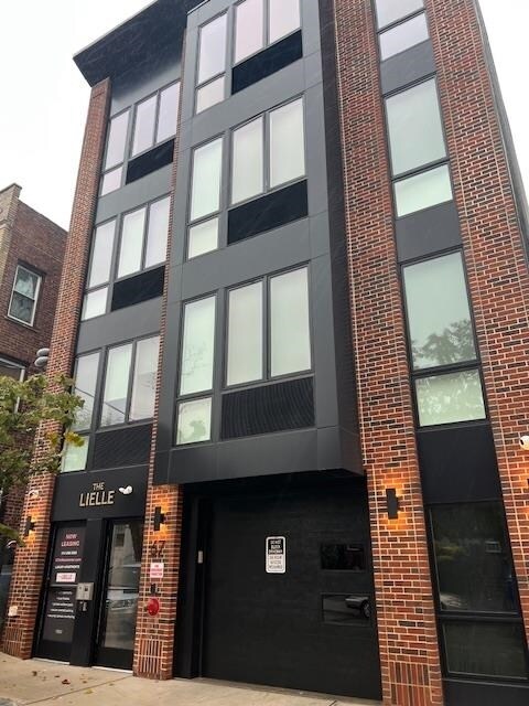 Building Photo - 67 Summer Ave