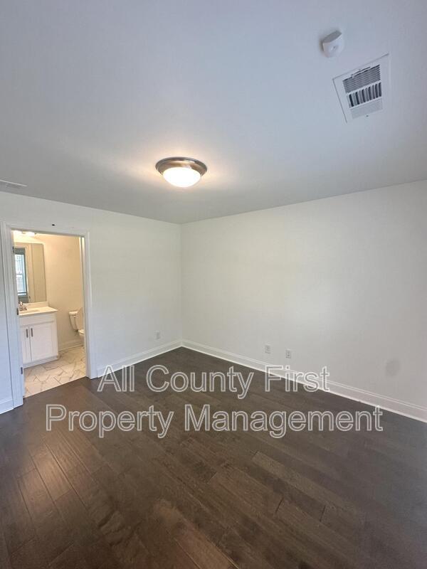 Building Photo - 788 Angora Aly