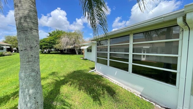 Building Photo - 829 Timberview Dr