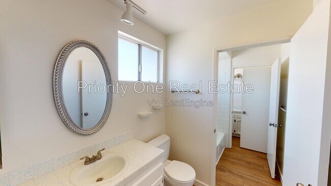 Building Photo - 4476 33rd Pl