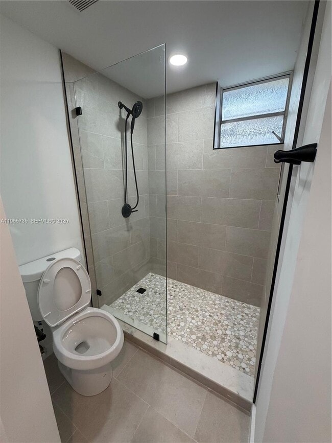 Building Photo - 9175 Fontainebleau Blvd