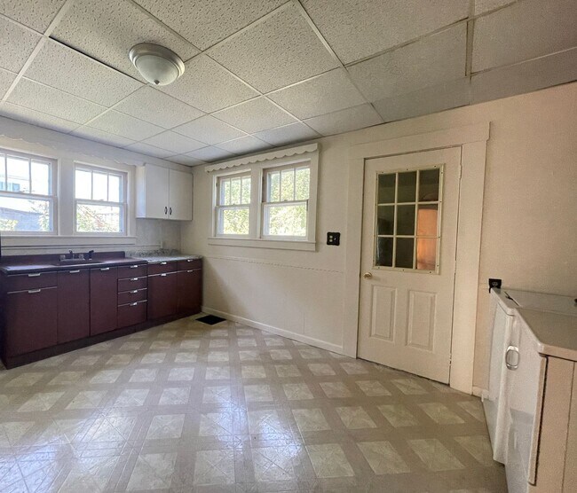 Building Photo - Adorable 3 Bedroom Twin FOR RENT in Millville NJ $1600