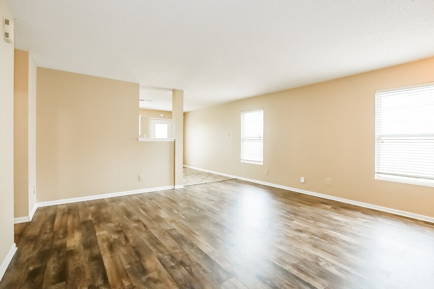 Building Photo - 8607 Bluff Point Dr