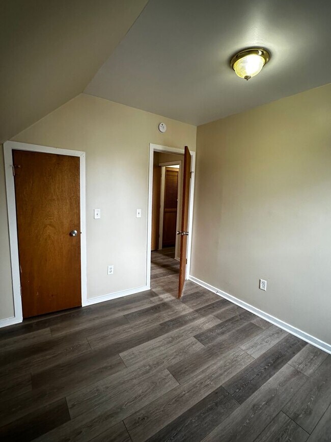 Building Photo - 1207 3rd Ave South