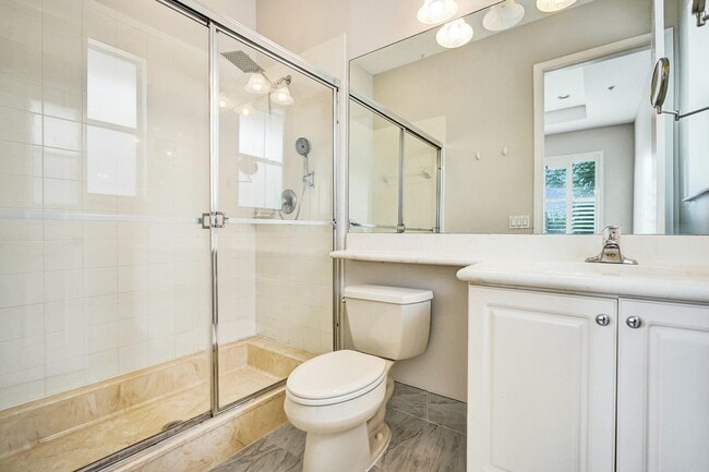 Building Photo - 1252 Piazza Antinori