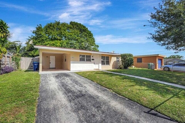 Building Photo - 3511 NW 7th Ct