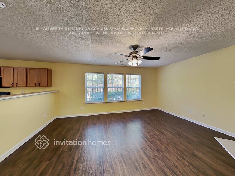 Building Photo - 4824 Jelynn St