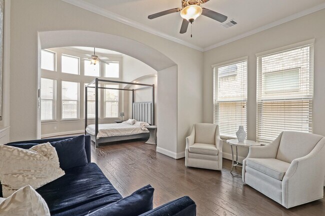 Building Photo - 5730 Balcones Ridge Ln