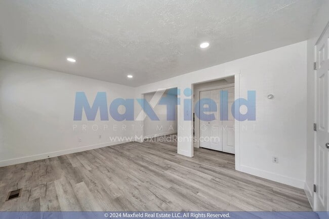 Building Photo - North Salt Lake 2 BD 1 BA - $500.00 Security Deposit OAC -Brookside Lofts Unit 18