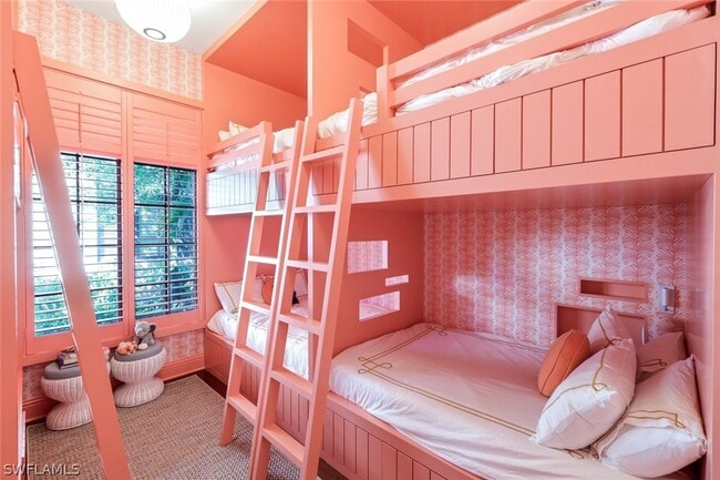 Building Photo - 2904 Tiburon Blvd E