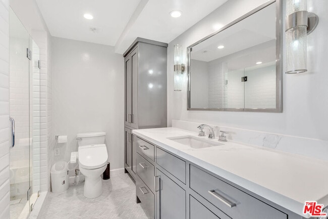 Building Photo - 4337 Marina City Dr