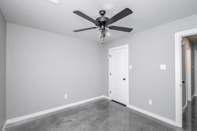 Building Photo - 106 Hemlock Ave