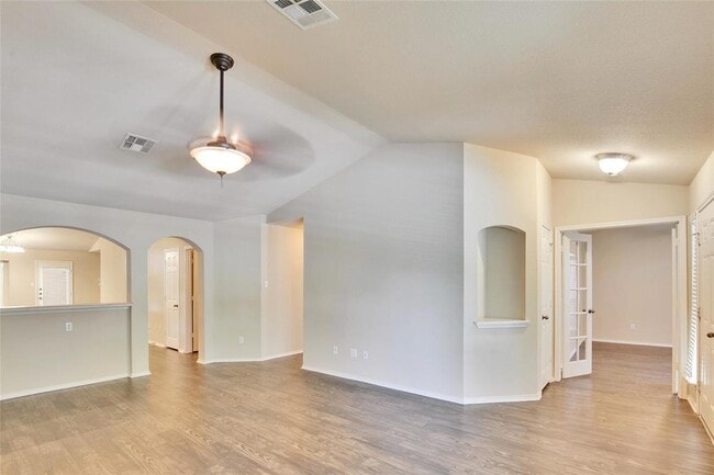 Building Photo - 210 Lollipop Ln