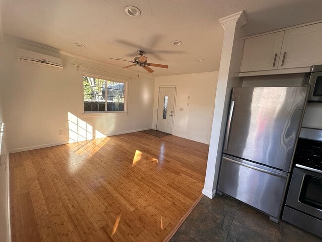 Building Photo - 2629 Meade Ave