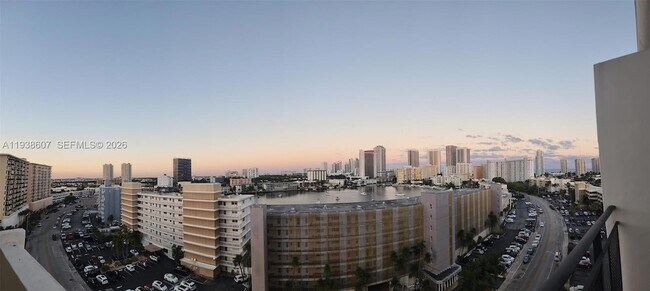 Building Photo - 401 Golden Isles Dr