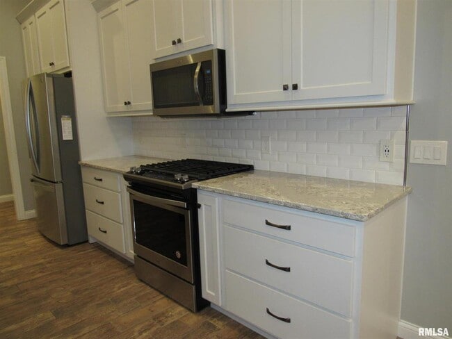 Building Photo - 1659 Celtic