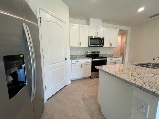 Building Photo - BEAUTIFUL New Build 4Bedroom 2 Bathroom Ho...