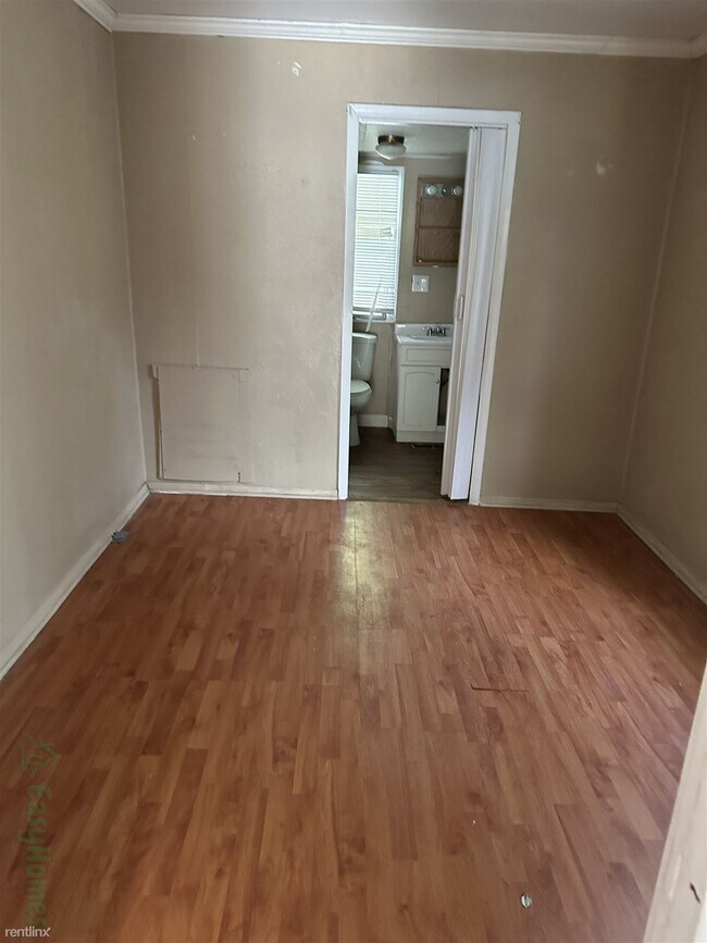 Building Photo - 1 br, 1 bath House - 619 Northeast Rock Is...