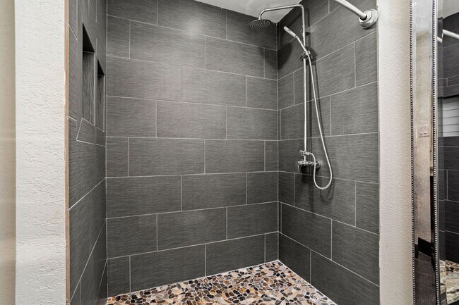 Building Photo - ALAMO HEIGHTS  |  TOWNHOME  |  REMODELED  |  HUGE TERRACE