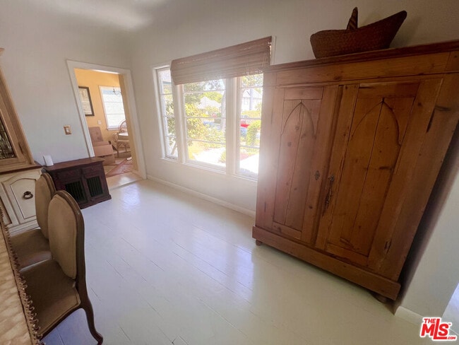 Building Photo - 219 Winchester Ave