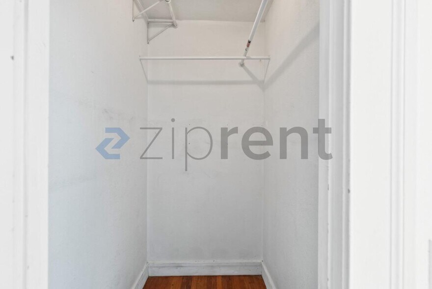 Building Photo - Unit 377