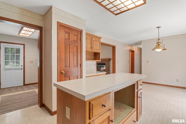 Building Photo - 1616 Hunter Ridge Dr