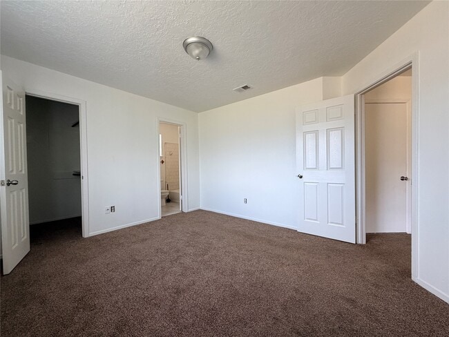 Building Photo - 1927 Oakwell Ln