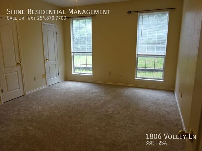 Building Photo - 1806 Volley Ln