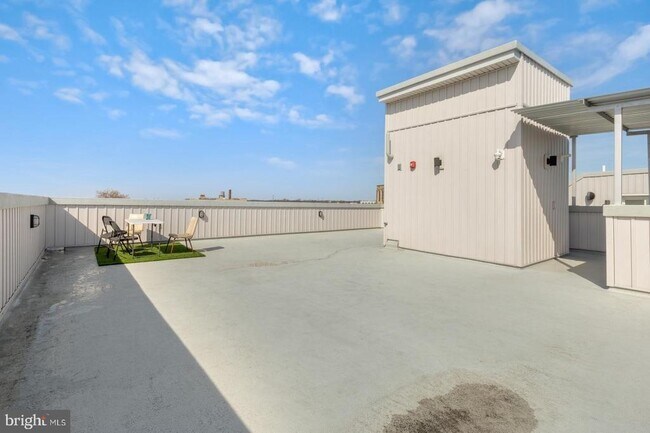 Building Photo - 1335 N Marston St