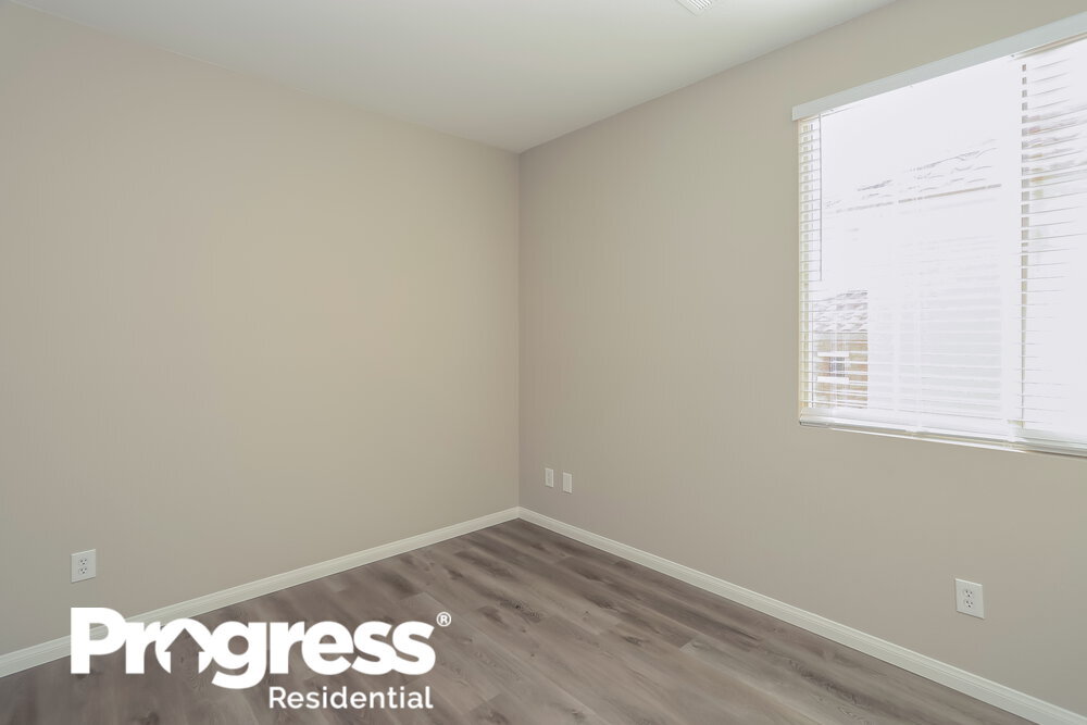 Building Photo - 5733 Leonidas St