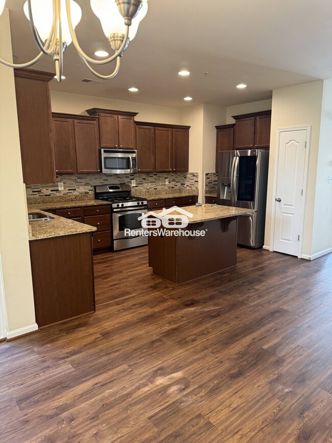 Building Photo - 7524 Stonehouse Run Dr