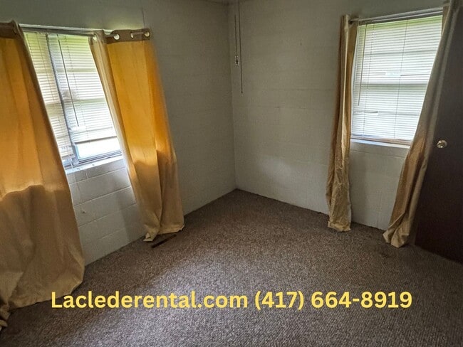 Building Photo - 3 Bed/ 1 Bath House