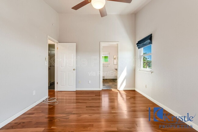 Building Photo - 530 N Regatta Dr